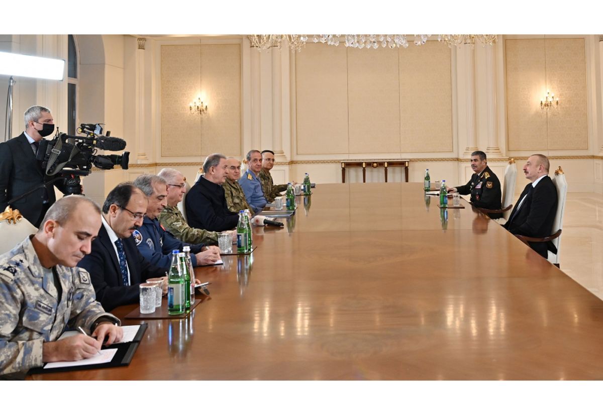President Ilham Aliyev receives delegation led by Turkish defense minister (VIDEO)