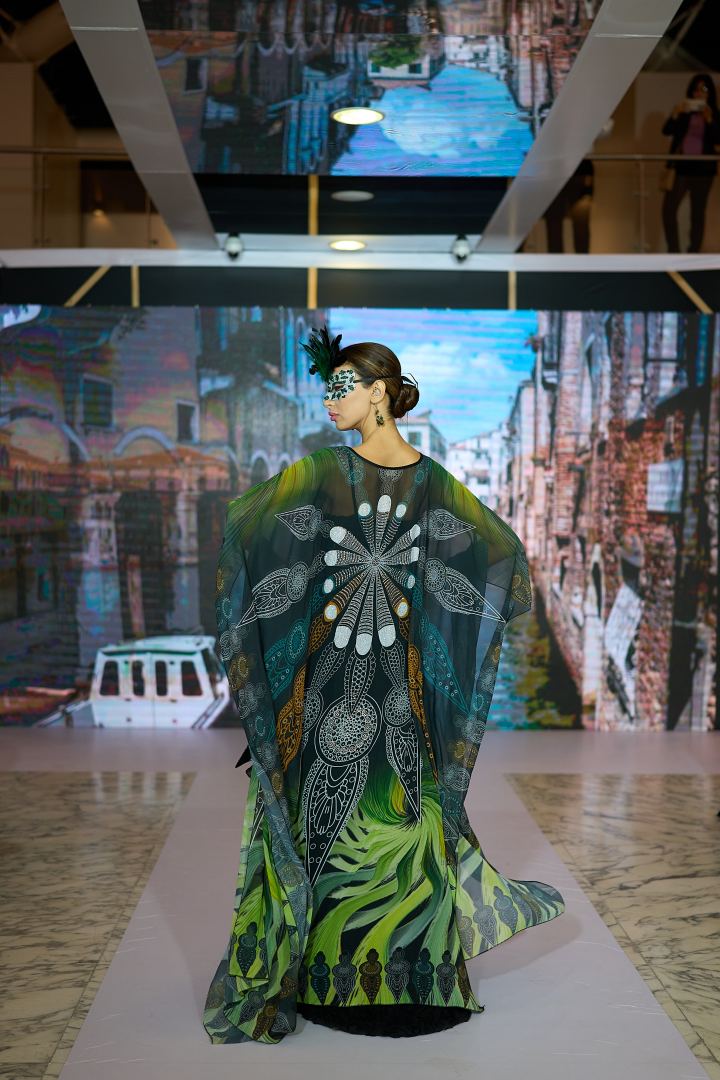 Azerbaijan Fashion Week 2022 – от одеяний кочевников и элегантных хиджабов до волшебной птицы Хумо (ФОТО)