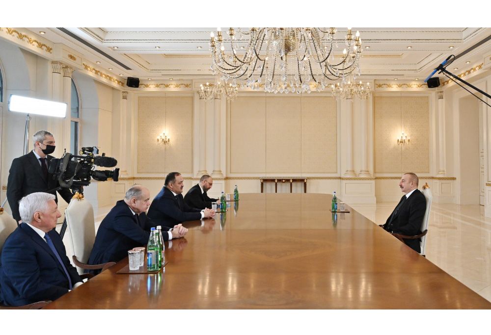 Президент Ильхам Алиев принял главу Республики Дагестан Российской Федерации (ФОТО)