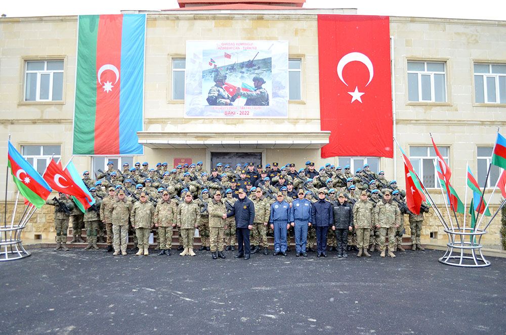 Azerbaijani, Turkish military servicemen involved in 'Fraternal Fist' drills awarded (PHOTO/VIDEO)