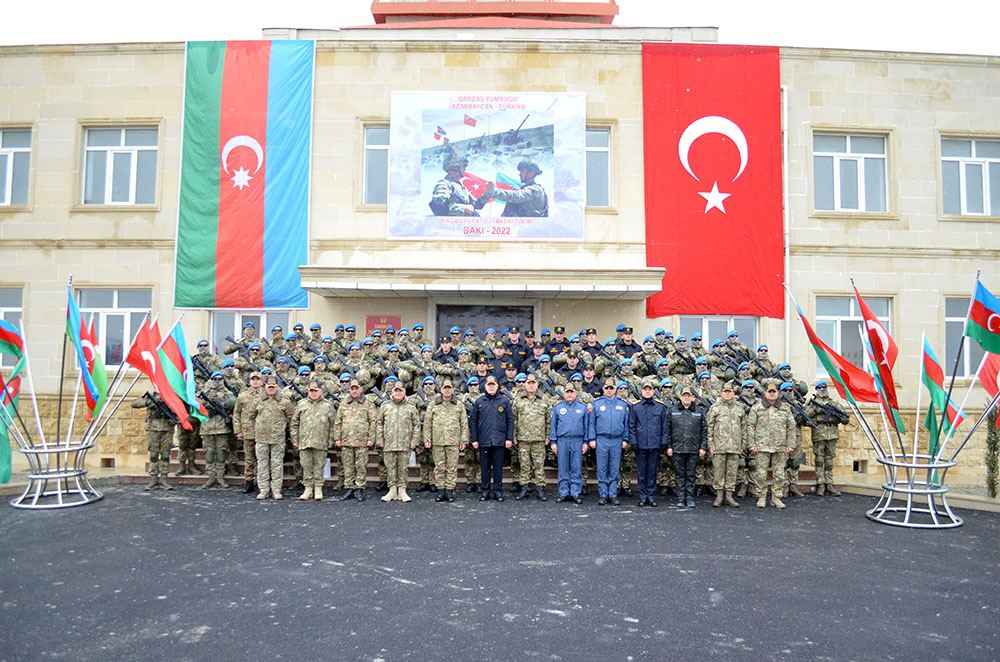 Azerbaijani, Turkish military servicemen involved in 'Fraternal Fist' drills awarded (PHOTO/VIDEO)
