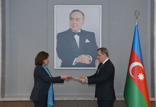Azerbaijani FM receives credential copy of new French ambassador (PHOTO)