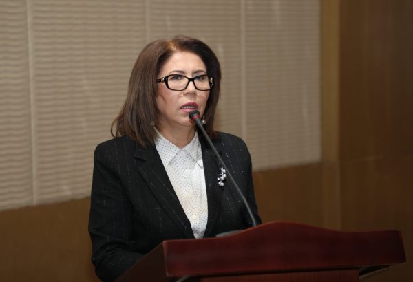 Бахар Мурадова представила отчет в парламент Азербайджана