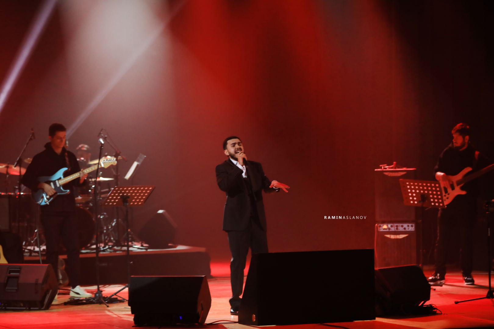 В Баку прошел первый сольный концерт Вагифа Нагиева: Нет предела совершенству (ВИДЕО, ФОТО)