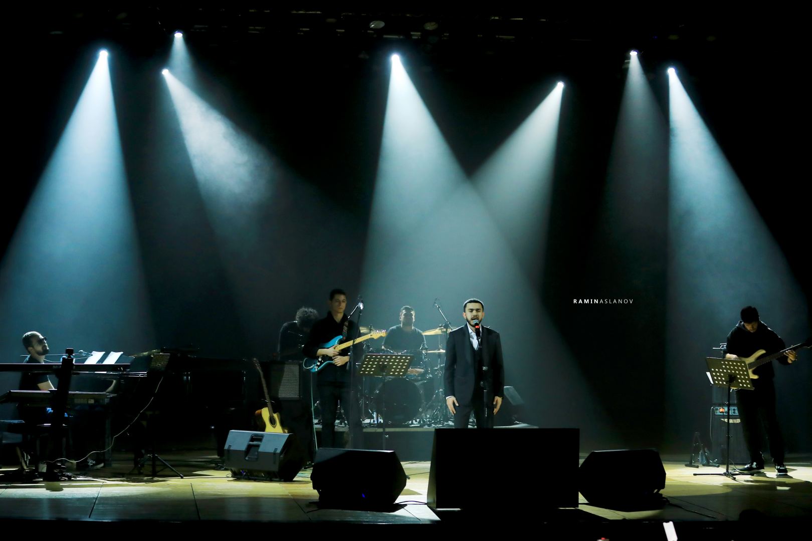 В Баку прошел первый сольный концерт Вагифа Нагиева: Нет предела совершенству (ВИДЕО, ФОТО)