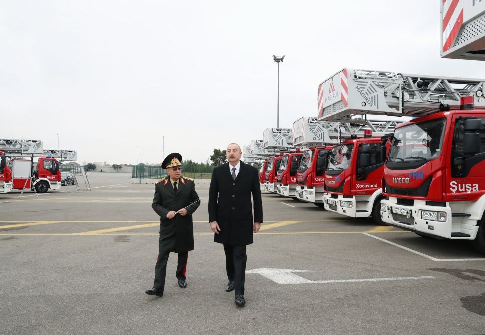 President Ilham Aliyev views newly purchased special purpose equipment and ambulances
(PHOTO)