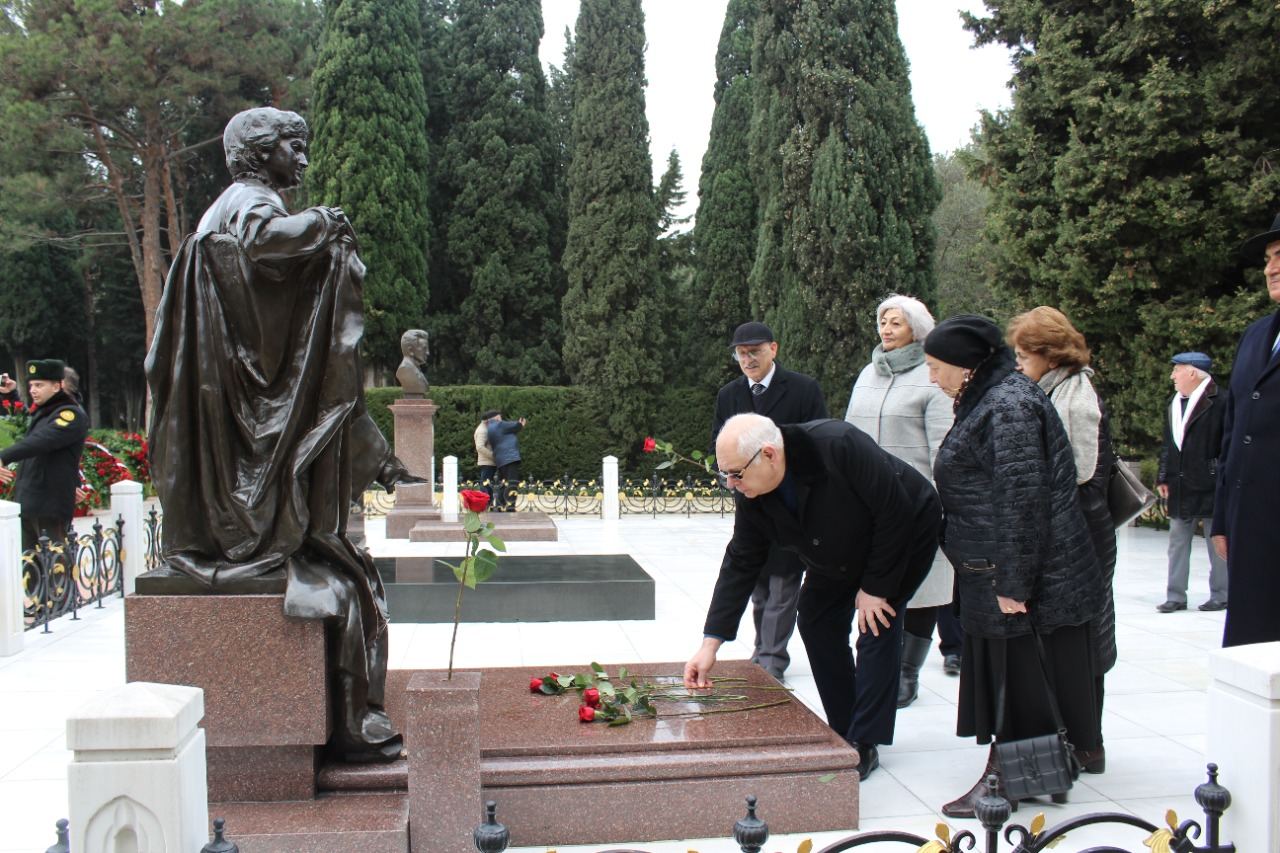 Члены Общественного объединения ветеранов органов специального назначения Азербайджана посетили могилу великого лидера Гейдара Алиева (ФОТО)