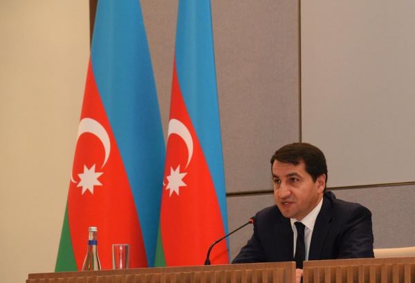Lachin corridor blocked not by Azerbaijani protesters, but by Russian peacekeepers – Assistant to President