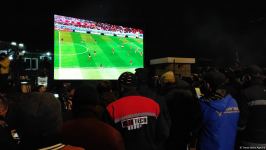 Участники акции протеста и миротворцы вместе смотрят футбольный матч Франция-Марокко (ФОТО/ВИДЕО)
