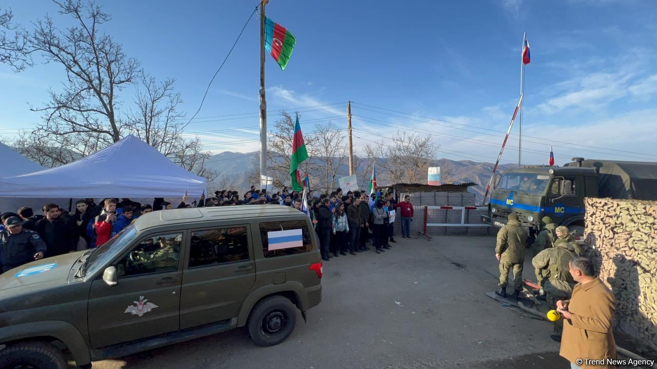Supply vehicles of Russian peacekeepers pass freely along Azerbaijan's Lachin road (PHOTO/VIDEO)