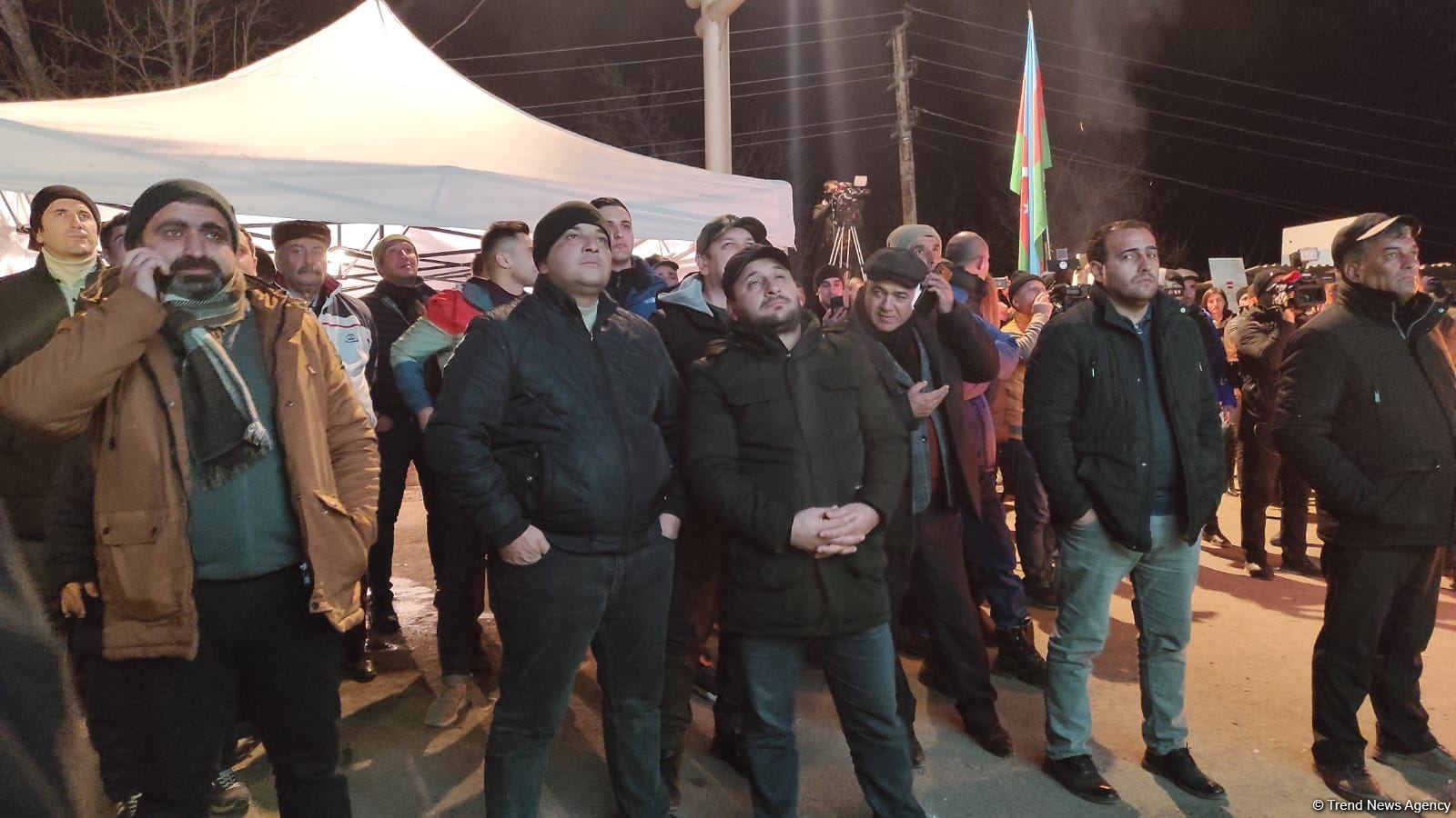 Aksiya iştirakçıları və sülhməramlılar dünya çempionatının oyununu birlikdə izləyir (FOTO/VİDEO)