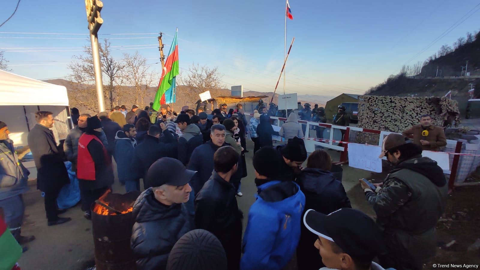 Rusiya sülhməramlılarının müvəqqəti yerləşdirildiyi zonada etiraz aksiyasının üçüncü günü (FOTO)