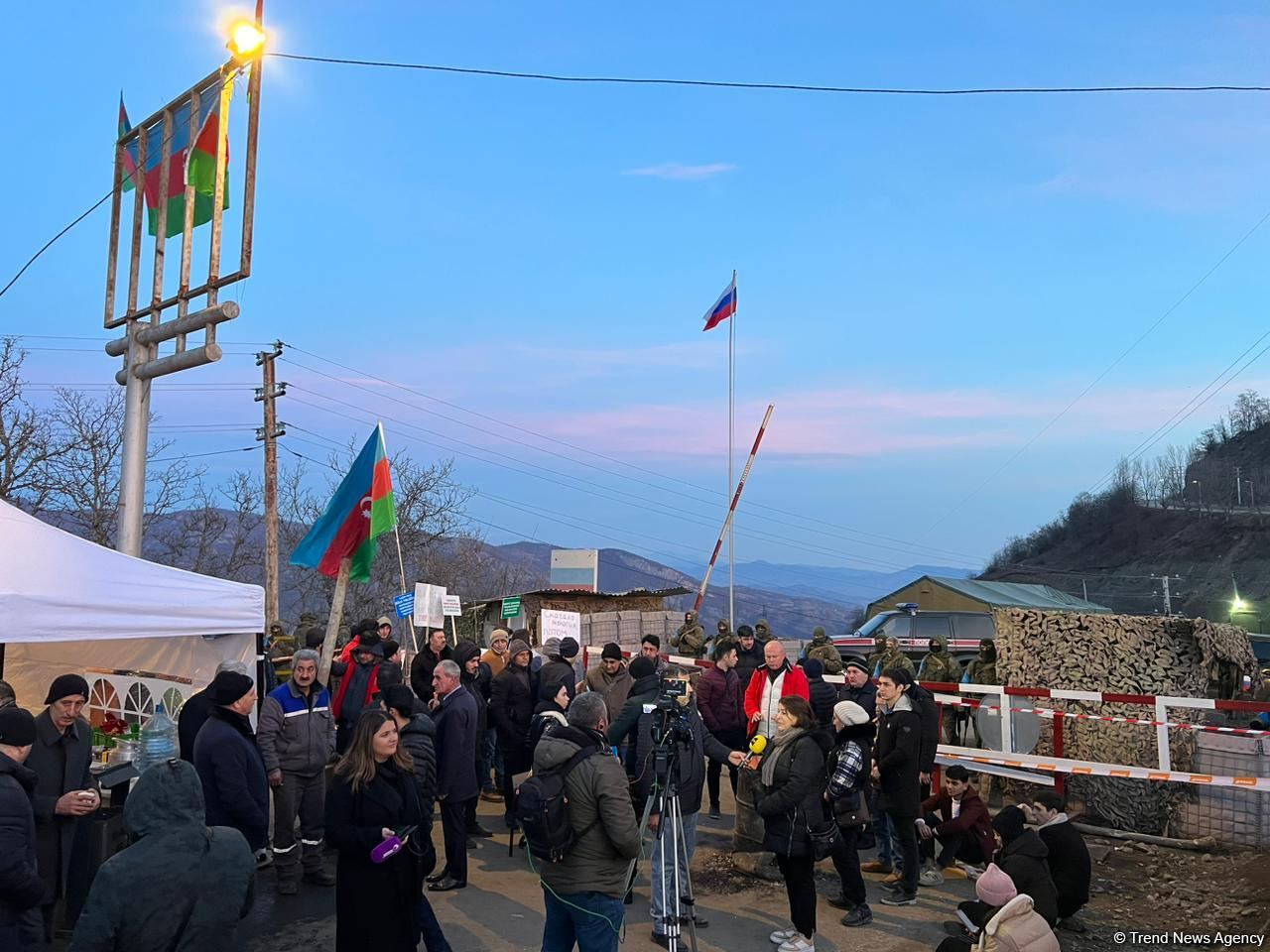 Azerbaijanis continue protests near Shusha for fourth day (PHOTO/VIDEO)