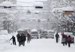 Heavy snow causes flight cancellations, road accidents in South Korea