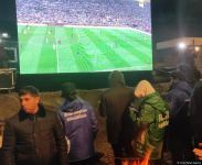 Azerbaijani protesters on Lachin road, Russian peacekeepers watch Argentina-France football match together (PHOTO/VIDEO)