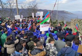 Азербайджанцы проживающие в Техасе поддержали акцию протеста на дороге Шуша-Ханкенди