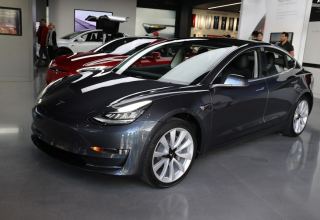 Tesla offers discount on some car models in U.S., Canada