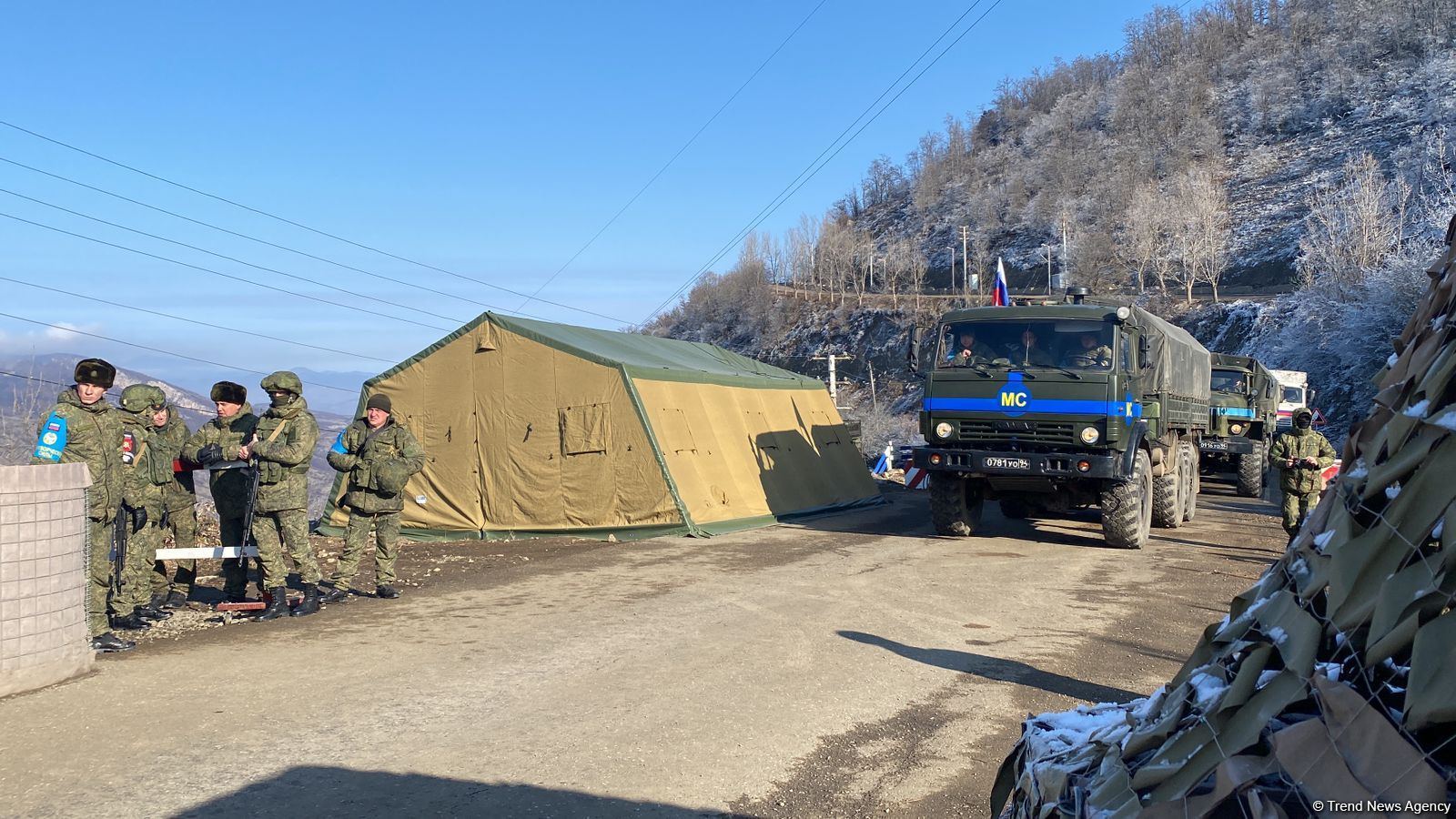 Russian peacekeepers' supply vehicles pass along Lachin road without incidents (PHOTO)