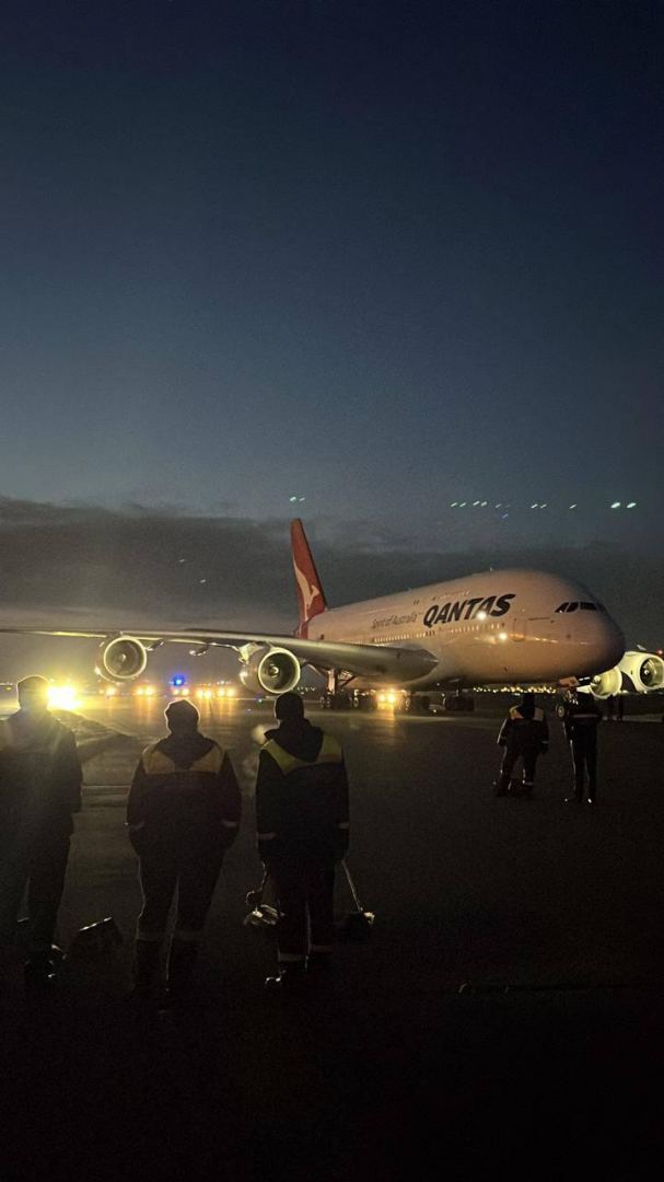 "Qantas Airways" aviaşirkətinin təyyarəsi Heydər Əliyev Beynəlxalq Aeroportunda qəza enişi edib (FOTO)