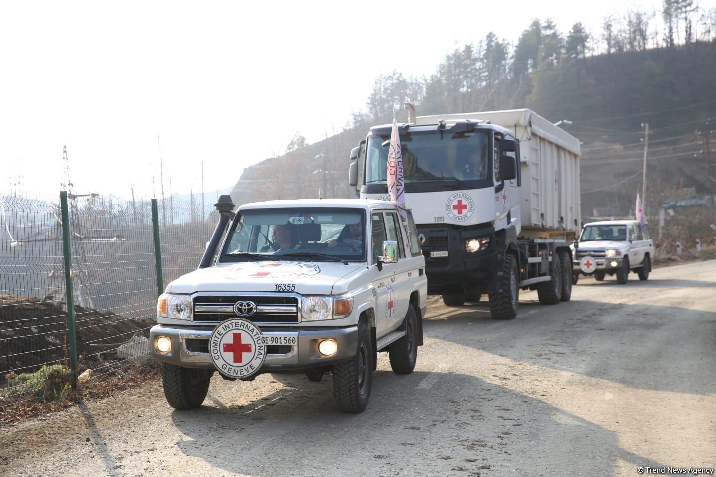 Vehicles of International Committee of Red Cross pass along Azerbaijan's Lachin road (PHOTO)