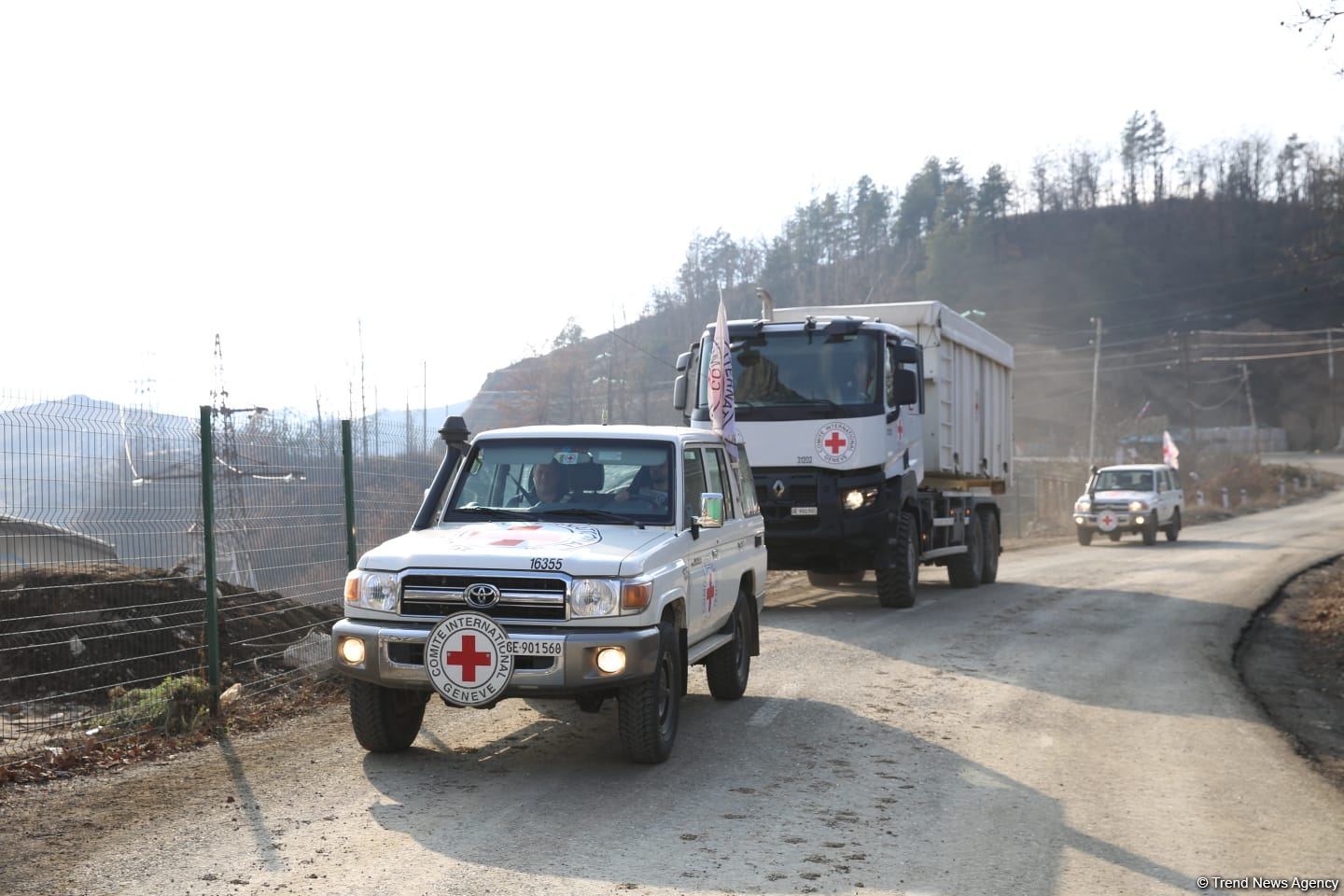 Vehicles of International Committee of Red Cross pass along Azerbaijan's Lachin road (PHOTO)