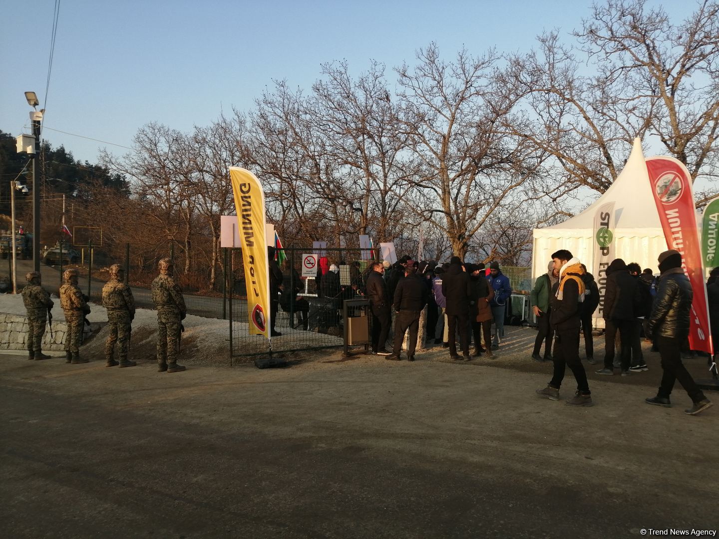 Laçın yolunda etiraz aksiyası davam edir (FOTO)