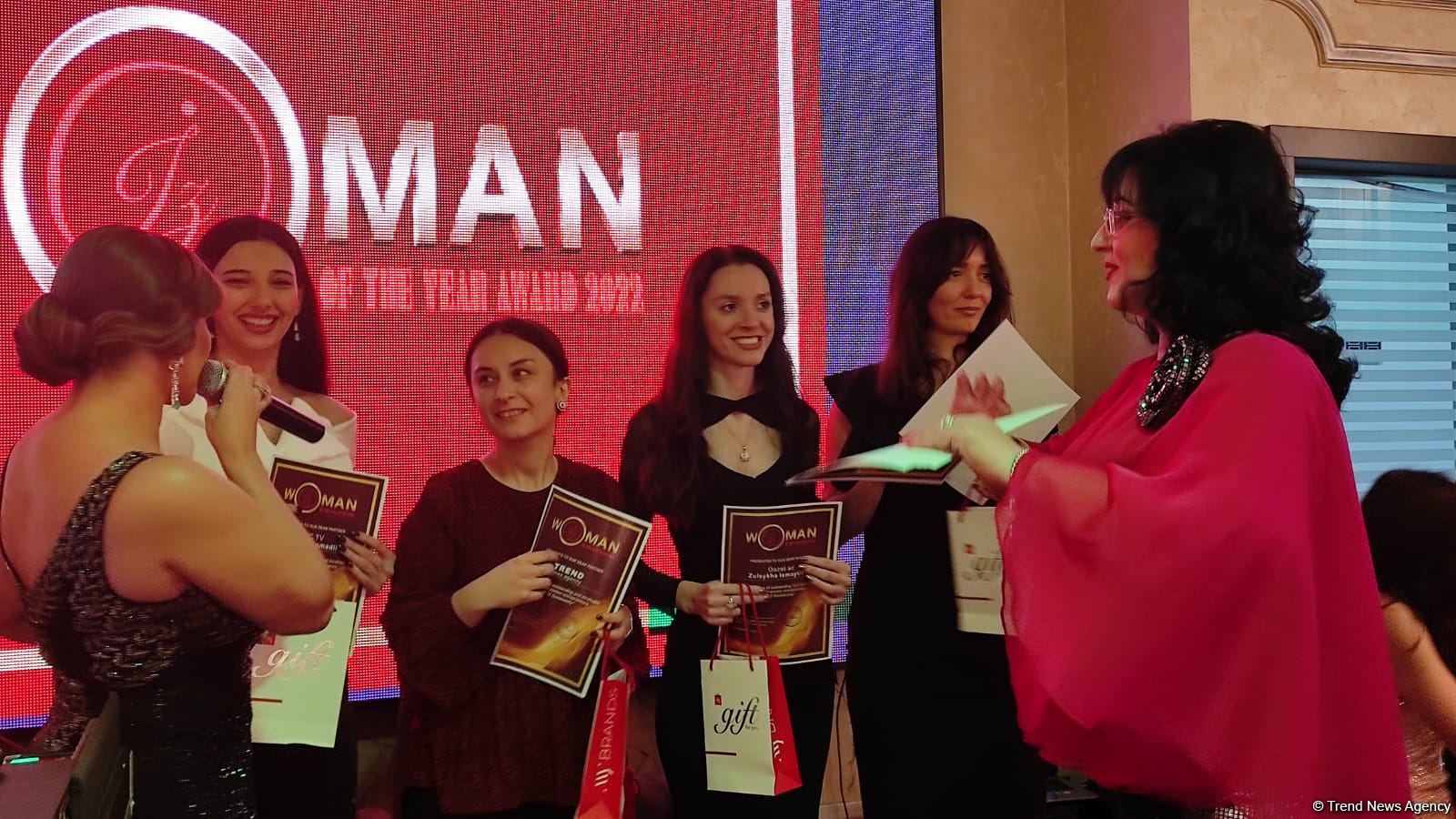 Сделать шаг к своей мечте! Женское сообщество "İZ Community" провело праздничную церемонию (ФОТО)