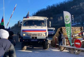 Russian peacekeepers' supply vehicles pass freely along Azerbaijan's Lachin road (PHOTO)