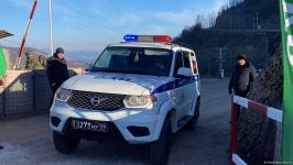 Another vehicle of Russian peacekeepers passes freely along Azerbaijan's Lachin-Khankandi road (PHOTO/VIDEO)