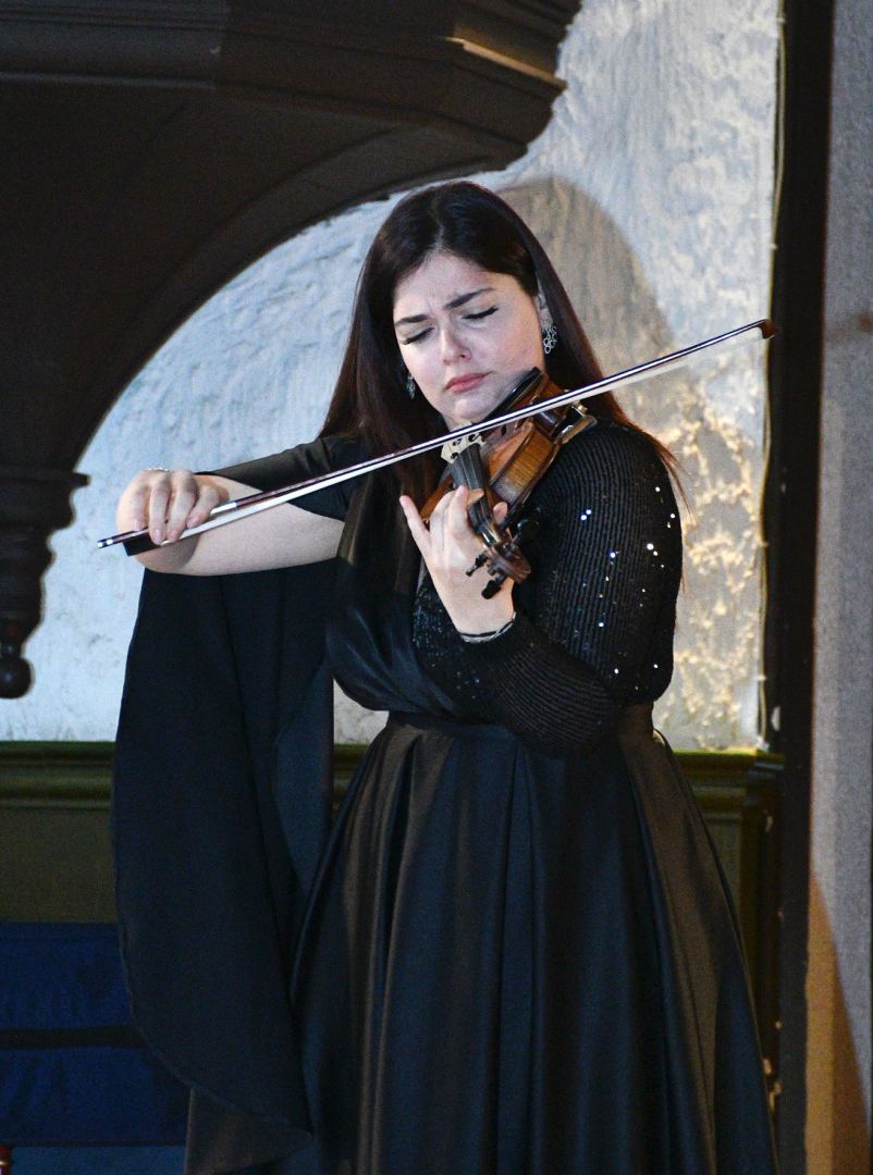 Произведения Фикрета Амирова в исполнении молодых азербайджанских музыкантов (ФОТО)