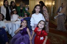 В Баку прошёл новогодний праздник для детей с ограниченными возможностями (ФОТО)