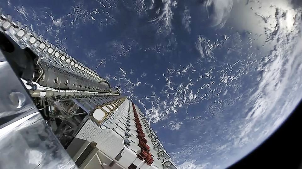 Starlink peykləri Yer kürəsini zəhərləyə bilər - NASA alimindən XƏBƏRDARLIQ