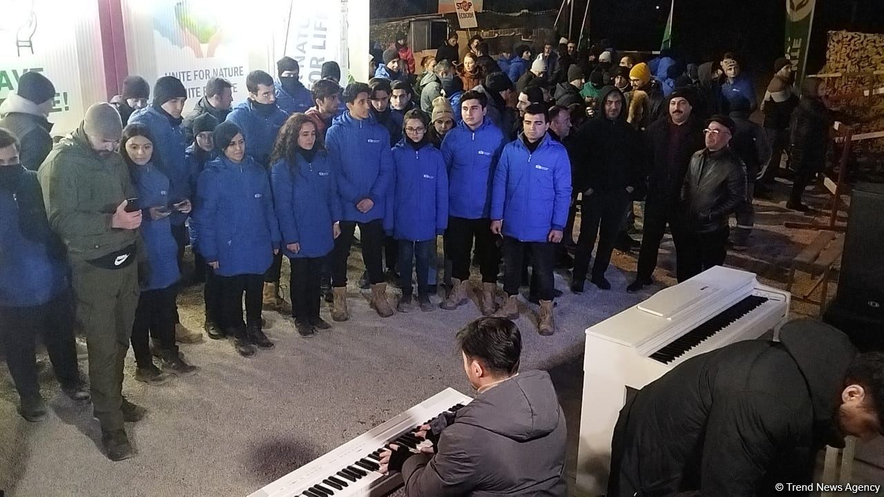 Для участников акции на Лачинской дороге организован концерт (ФОТО/ВИДЕО)