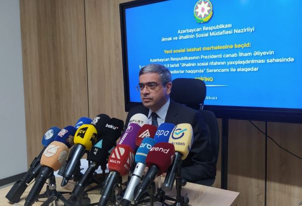 Azerbaijani Ministry of Labor holds briefing on recent presidential decree
