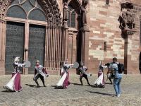 Азербайджанский танец перед Кафедральным собором Базеля (ФОТО/ВИДЕО)