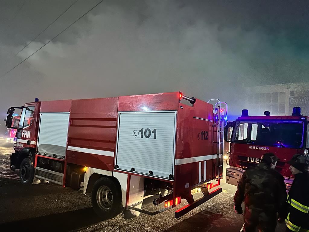 Пожар в ТЦ «Садарак» в Баку потушен - МЧС (ФОТО/ВИДЕО) (Обновлено)