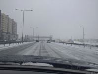 Парализовано движение на дороге Баку-Сумгайыт, около 10 цепных аварий (ФОТО)