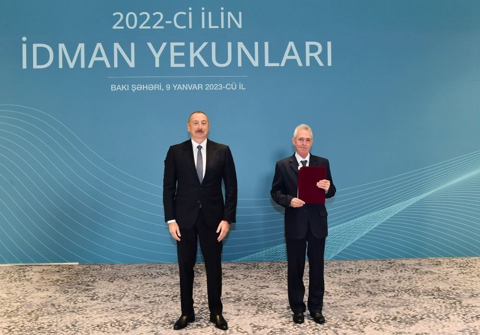 Azərbaycanda idmanın inkişafında xidmətləri olan idmançılara və idman mütəxəssislərinə mükafatlar təqdim olunub (FOTO)