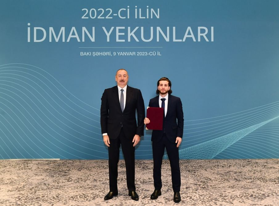 Azərbaycanda idmanın inkişafında xidmətləri olan idmançılara və idman mütəxəssislərinə mükafatlar təqdim olunub (FOTO)