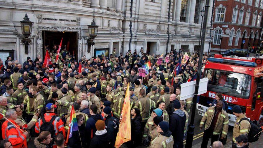 В Британии 100 тыс. гражданских служащих проведут забастовку 1 февраля