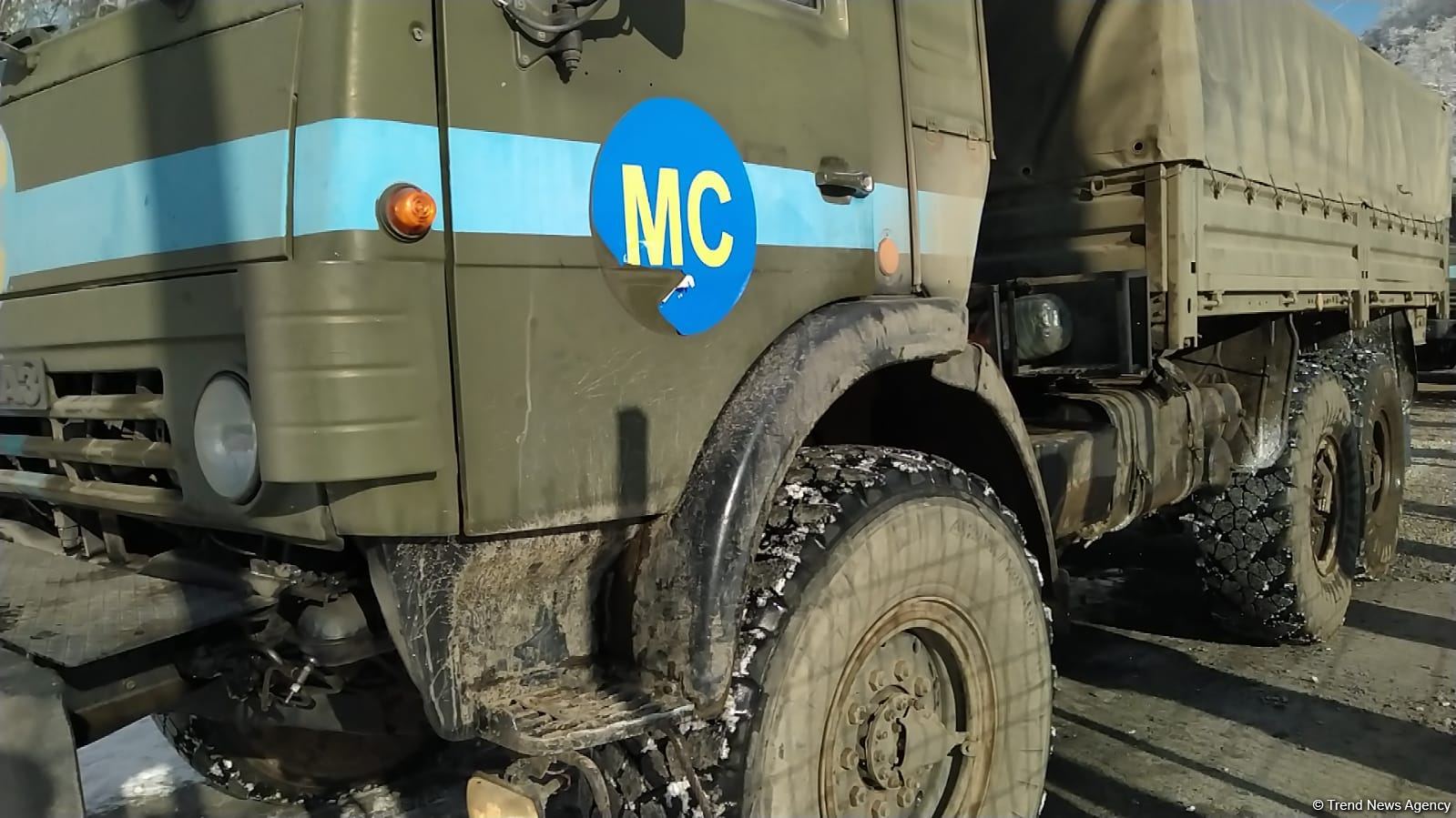 По Лачинской дороге беспрепятственно проехали еще 13 машин миротворцев (ФОТО)