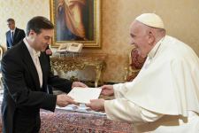 Azerbaijani Ambassador presents his credentials to Pope Francis (PHOTO)