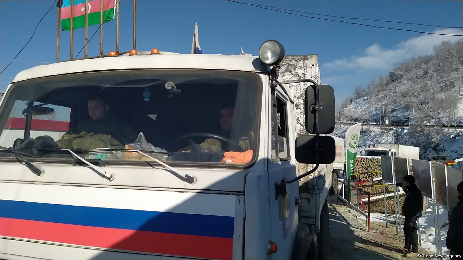 По Лачинской дороге беспрепятственно проехали шесть транспортных средств РМК (ФОТО/ВИДЕО)