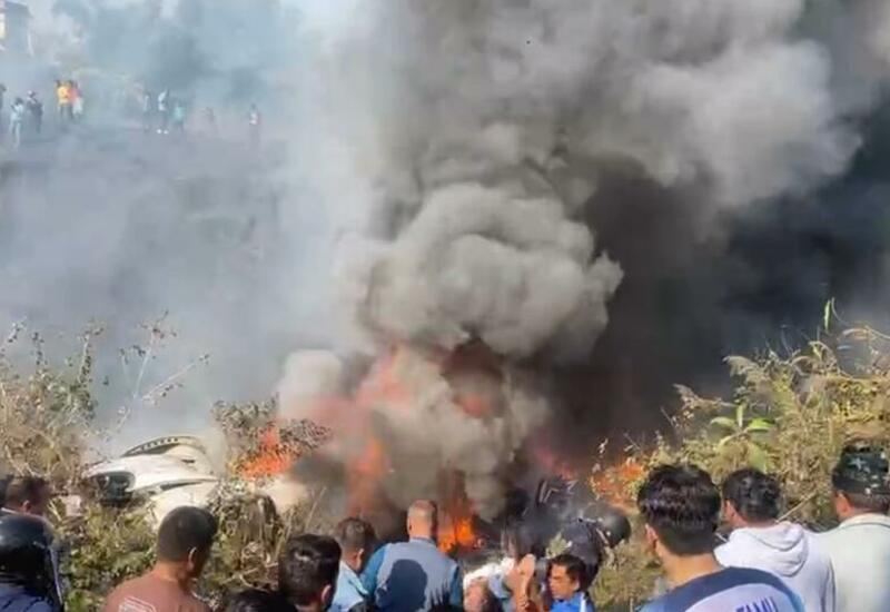 В Непале потерпел крушение самолет (ВИДЕО)