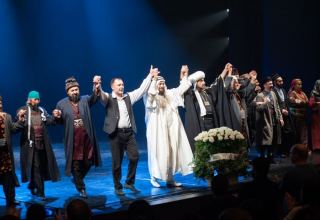 Юбилей народного артиста Азербайджана Али Нура отметили спектаклем по пьесе видного классика (ВИДЕО, ФОТО)