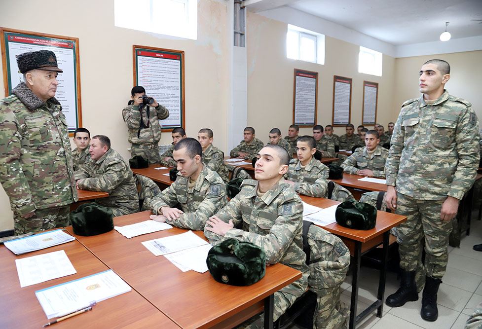 Руководящий состав Минобороны проинспектировал воинские части (ФОТО)