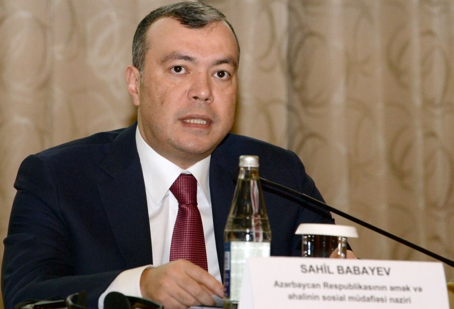 Сахиль Бабаев разъяснил причины безработицы среди молодежи