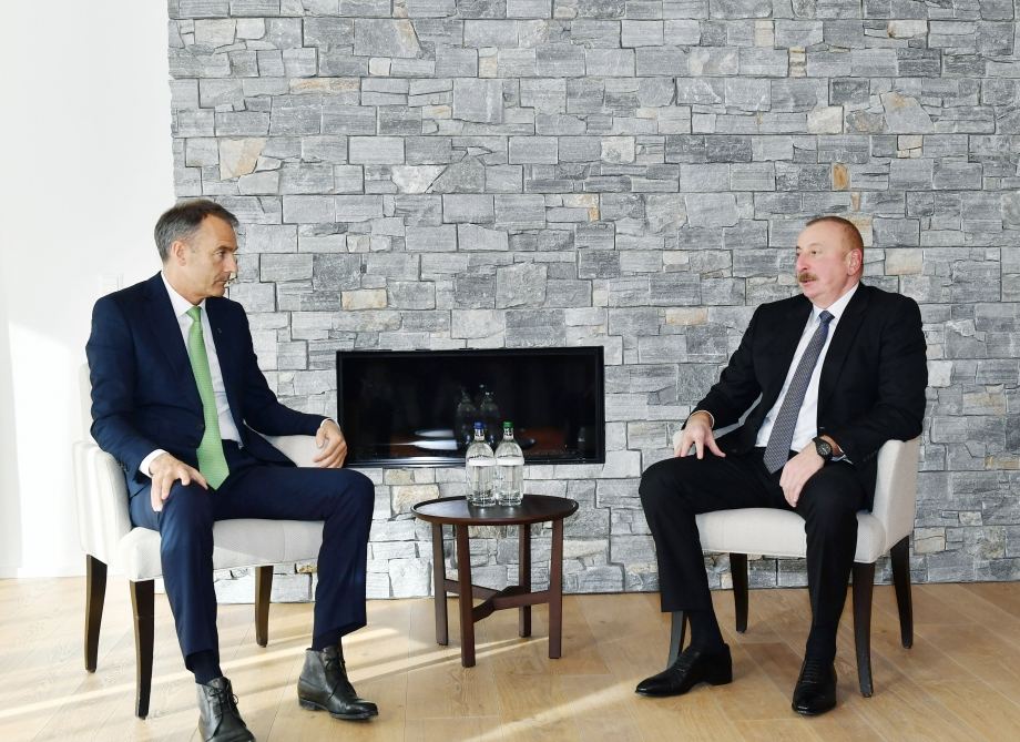 Президент Ильхам Алиев обсудил в Давосе вопросы расширения энергетических проектов Азербайджана с генеральным исполнительным директором Группы BP (ФОТО/ВИДЕО)