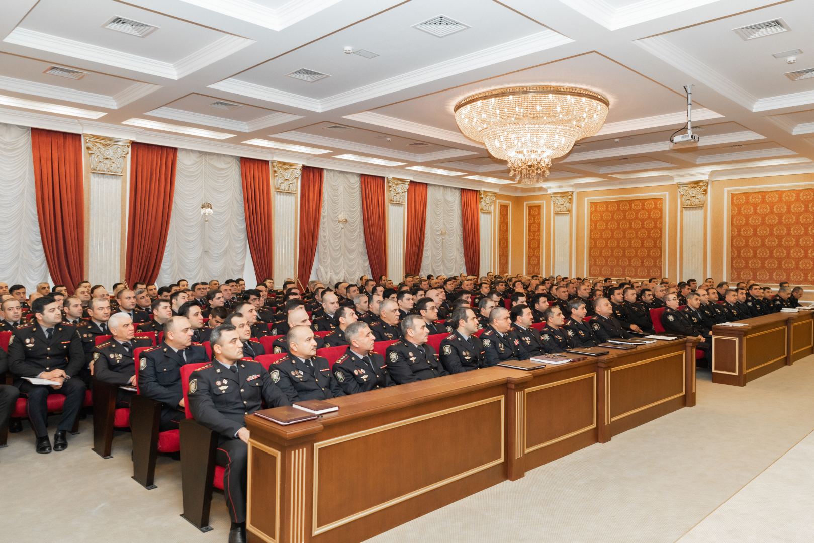 В Главном управлении полиции города Баку состоялось оперативное совещание (ФОТО)