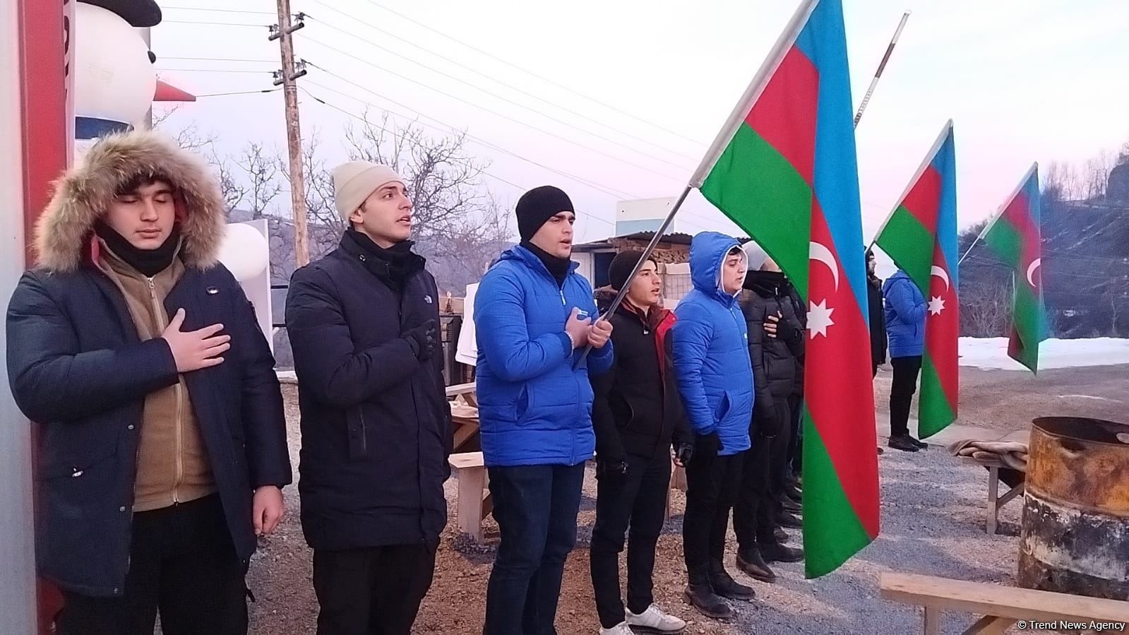 Peaceful protest continues on Azerbaijan's Lachin-Khankendi road despite cold weather (PHOTO)